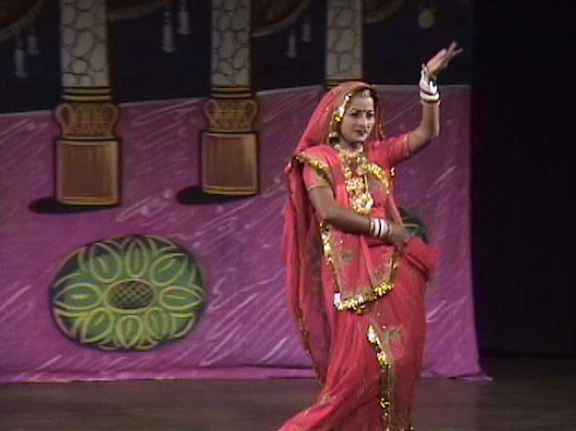 Nautanki actress Sitara in Nautanki 'Amar Singh Rathore'